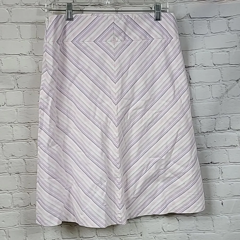 Banana Republic Chevron A-Line Skirt Size 6 White Purple Striped Knee Length